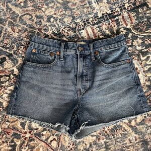 Madewell The Perfect Jean Short; Medium Wash; size 28; 3” inseam